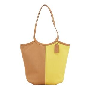COMING SOON
Coach Bea Tote-EUC